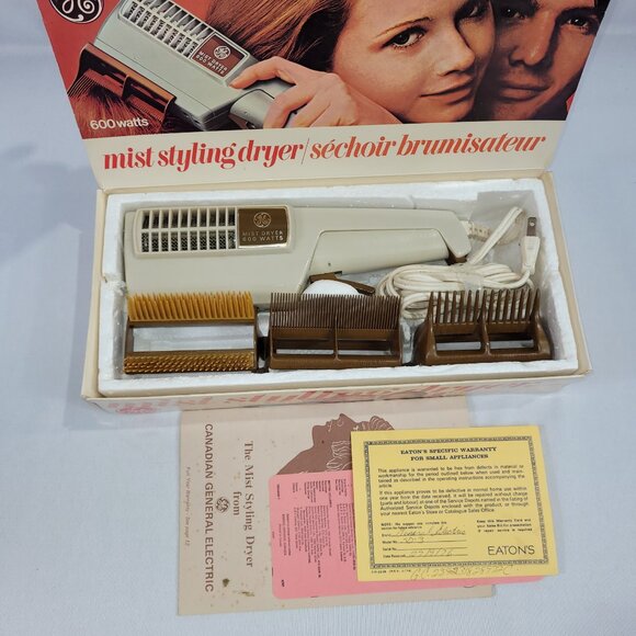 GE Vintage 1970s Mist Styling Hair Dryer 600 Watt Brush Comb Set made Japan - Picture 2 of 3